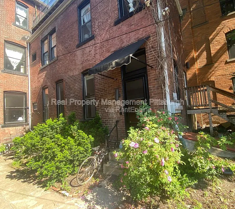 207 S Millvale Ave #1