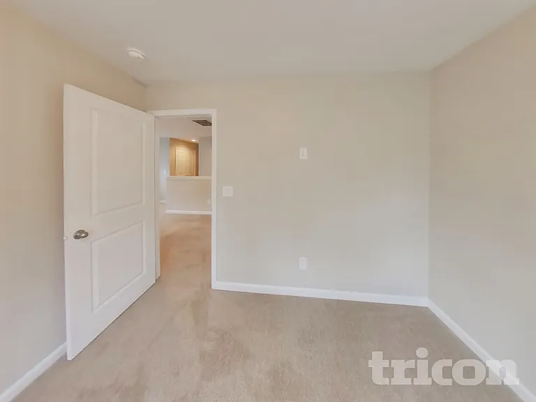 2300 Shady Dr — Photo 9