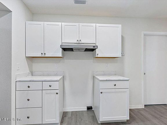 4th image of 1628 W 33rd St