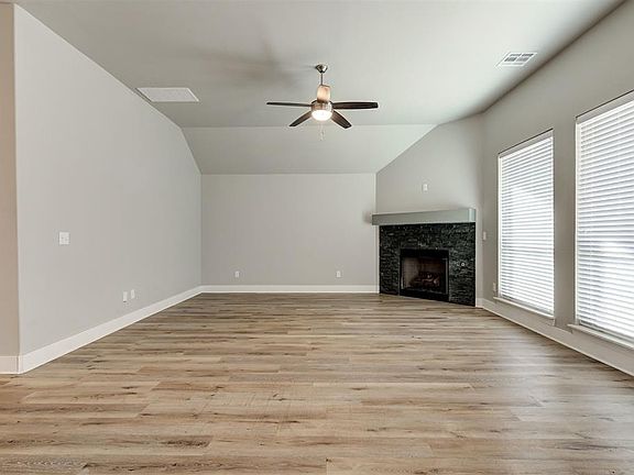 4th image of 2820 Summit Crossing Pkwy