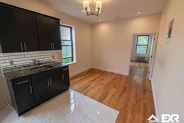 Rented by EXR | media 2