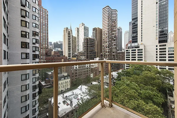 Sold by Nest Seekers International | media 6