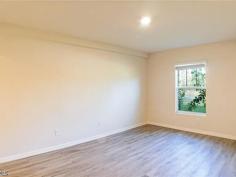 225 Rogers St — Photo 12