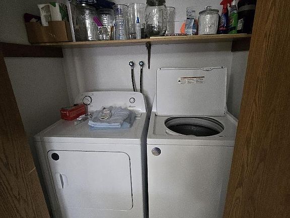 4th image of 401 3rd Ave SW APT 4