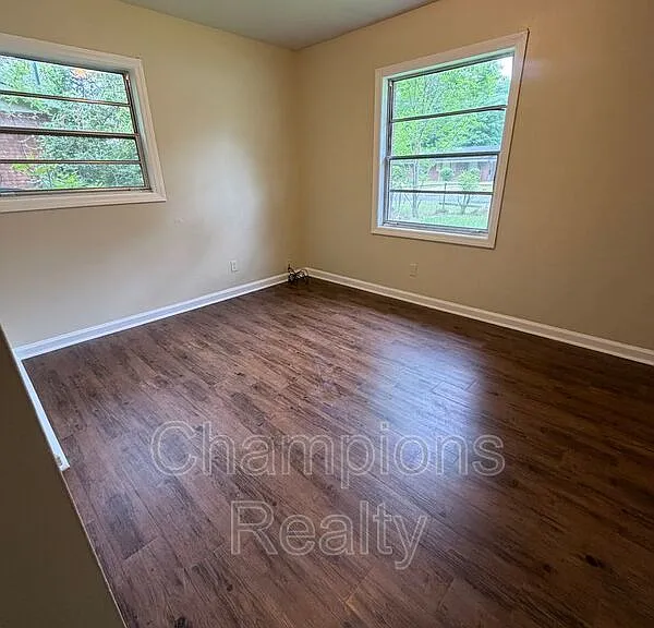 2316 Wellborn Dr — Photo 7