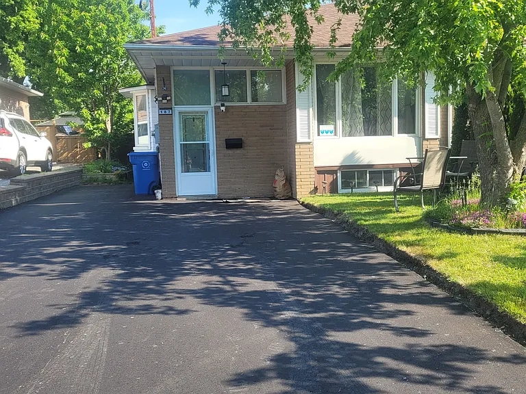 187 Septonne Ave — Photo 1