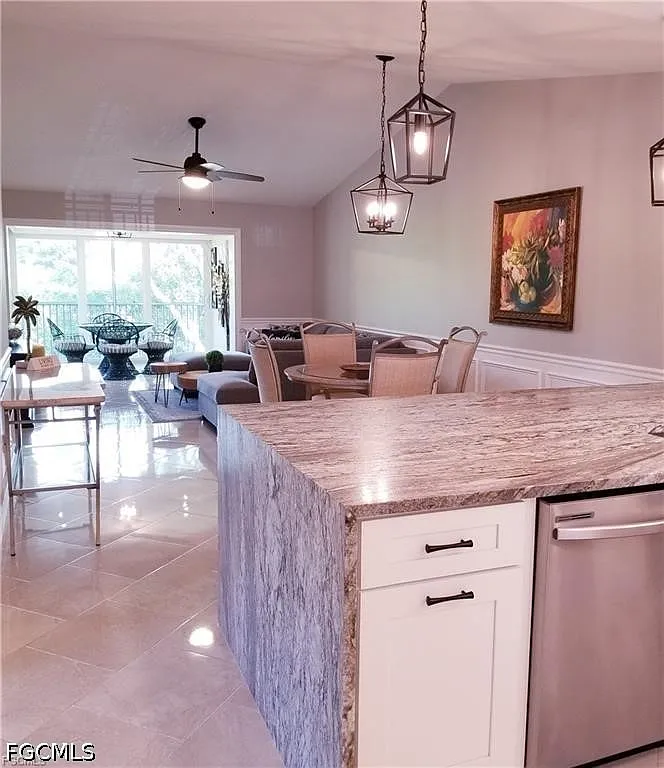 3 bed, 2.0 bath, 1299 sqft, $5,500 — Photo 2