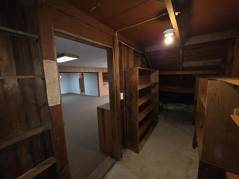 1744 Wesley Ave — Photo 37