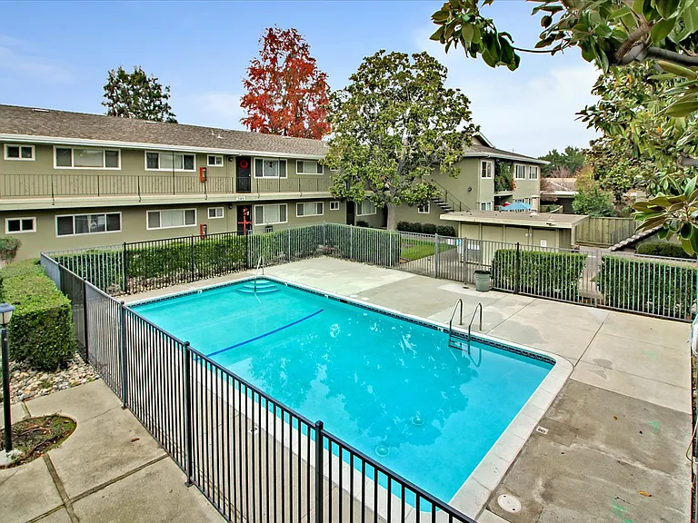 3586 Payne Ave #10 — Photo 31