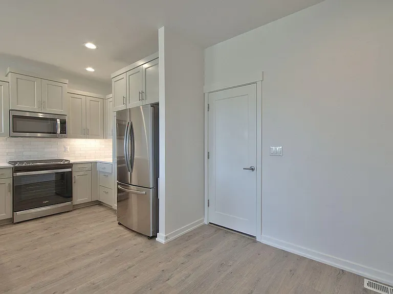 5617 SE Logan Ln — Photo 11