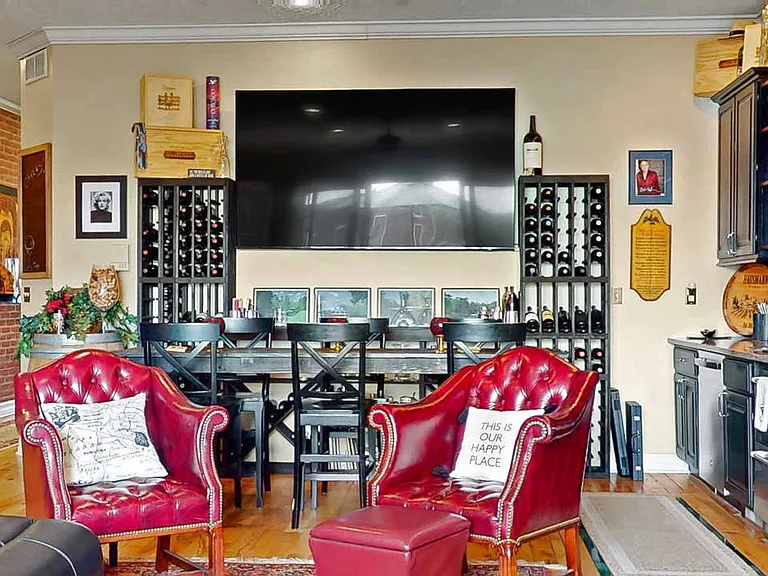 Building's Lounge