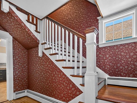 5th image of 346 Penobscot Avenue