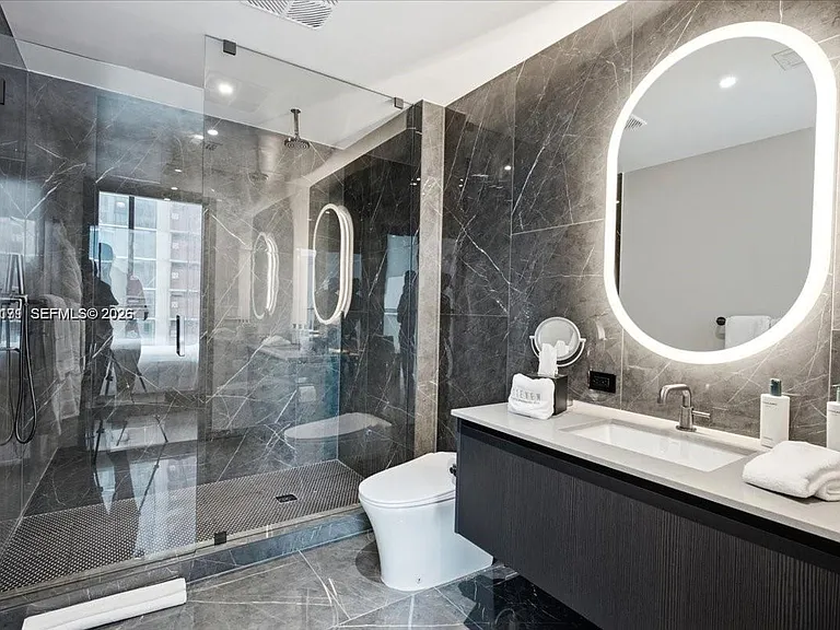 20 NE 11th St #4904-A — Photo 21