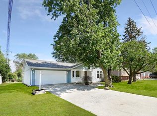 1110 Crescent Dr, Champaign, IL 61821