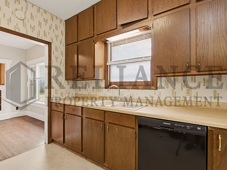 1425 S Laura Ave — Photo 19