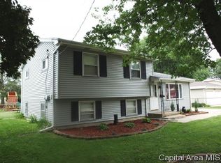 1523 Bridge Ave, Galesburg, IL 61401