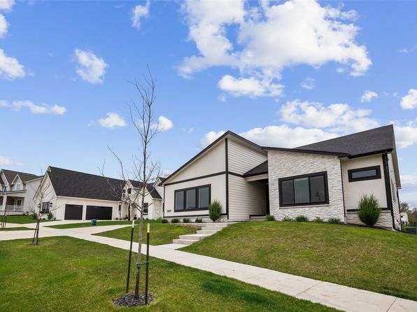 3809 Westgate Pkwy, Clive, IA 50325