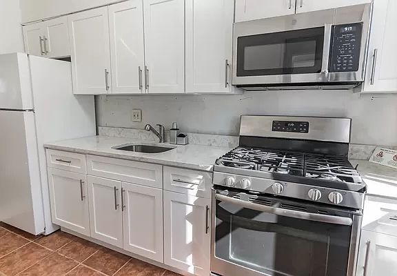 4th image of 114-06 204th St