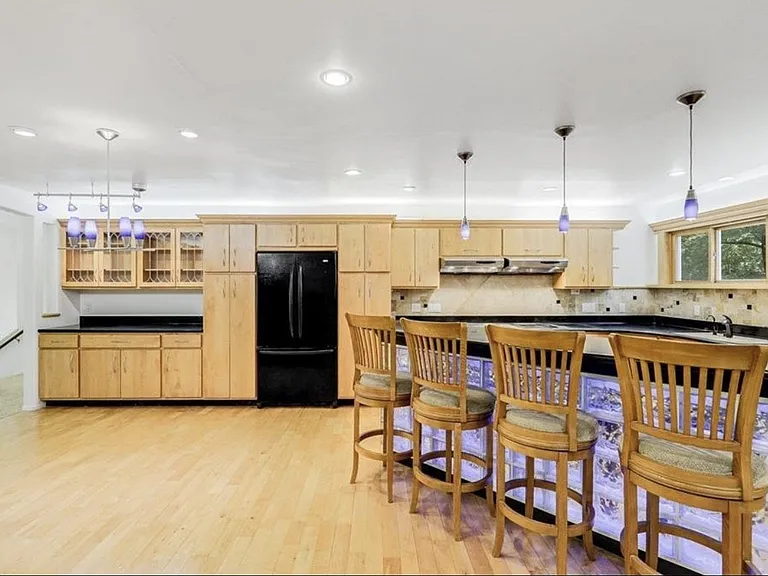 801 Corens Dr — Photo 23