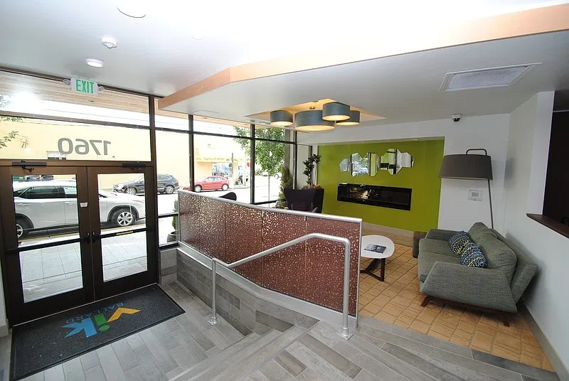1 bed, 1.0 bath, 700 sqft, $2,300 — Photo 2