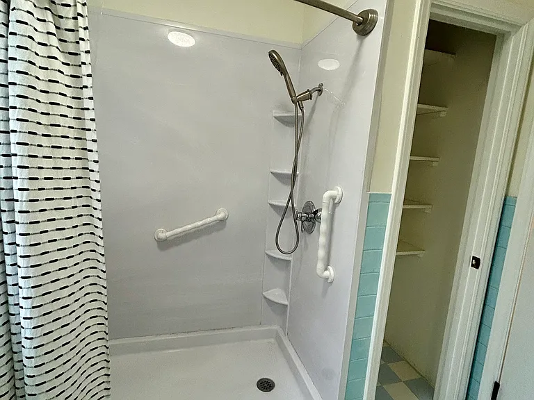 269 W Durham St — Photo 10