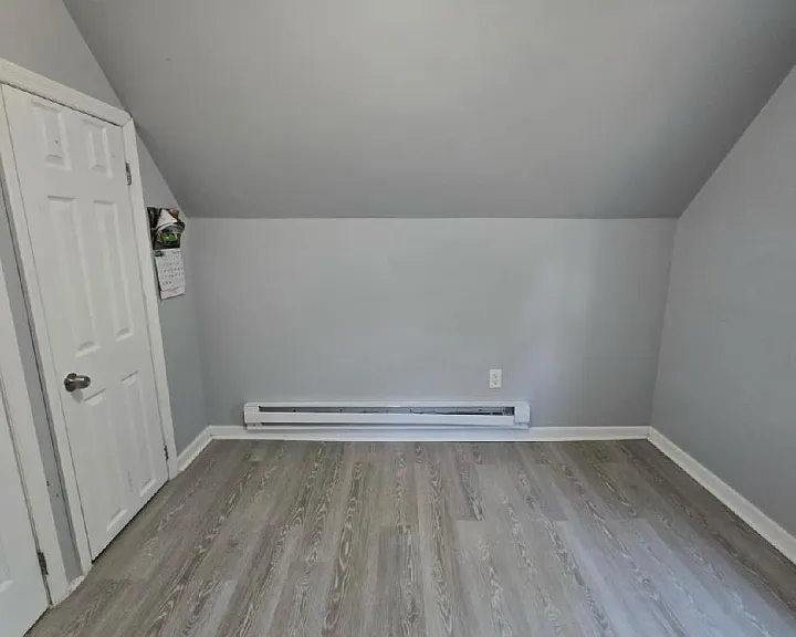 246 Leslie St #3L — Photo 3