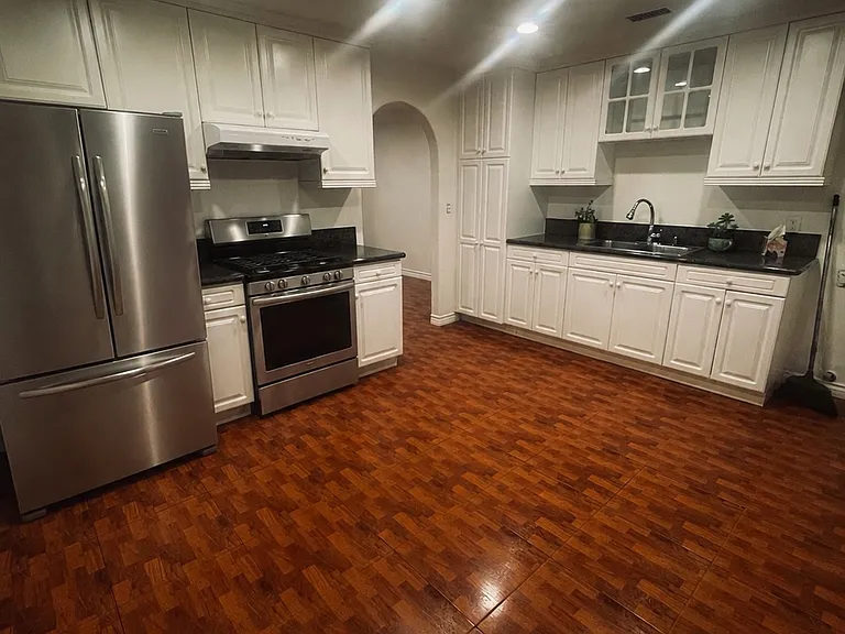 6818 Gage Ave — Photo 9