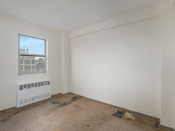 89-15 Parsons Boulevard image 7 of 17