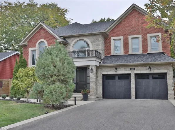 253 Jones St, Oakville, ON L6L 3G5