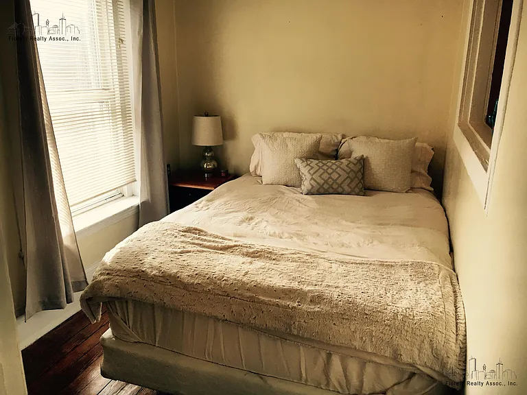 Charter St — Photo 11