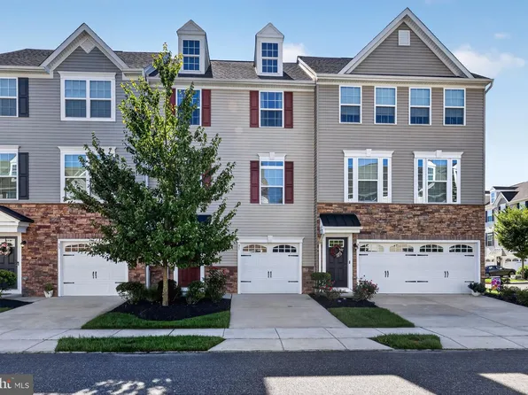 31 Peacock Cir, Sewell, NJ 08080