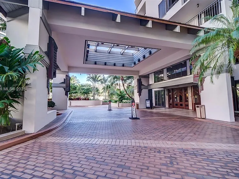 520 Brickell Key Dr #A914 — Photo 39
