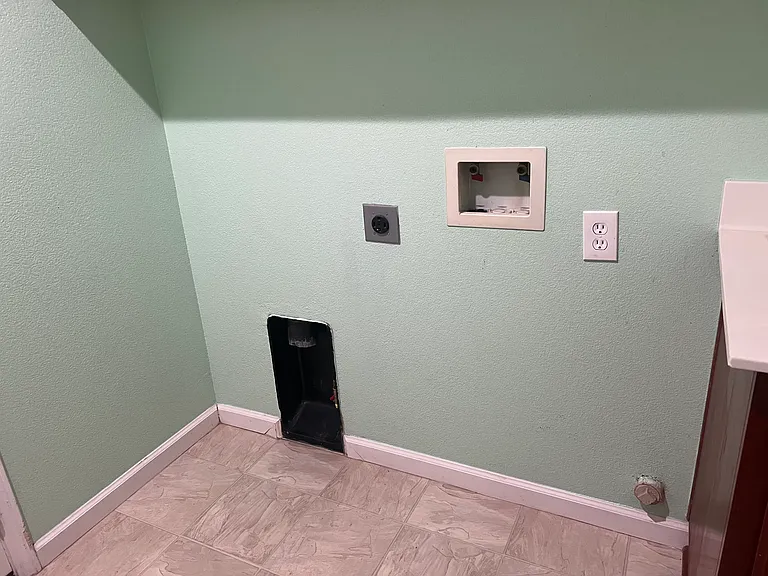 2374 Gabriel Dr — Photo 16