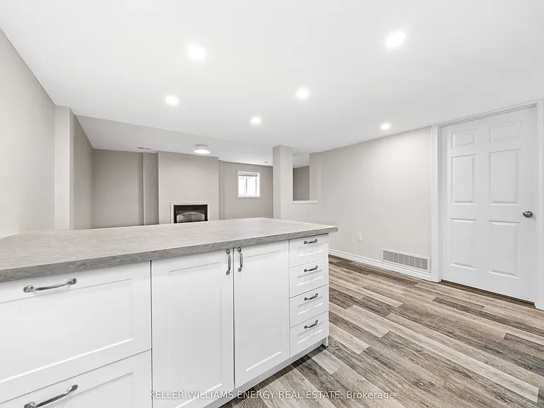 106 A Wellington Main St — Photo 5