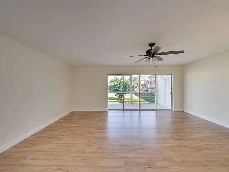 701 Lori Dr #209 — Photo 40