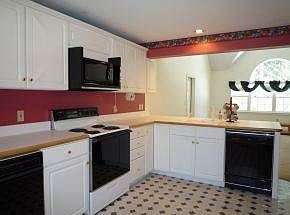 Spacious kitchen