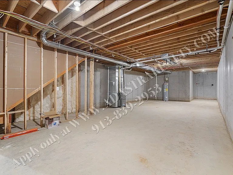 1089 N Findley St — Photo 27