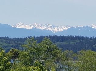 944 S West Camano Dr, Camano Island, WA 98282