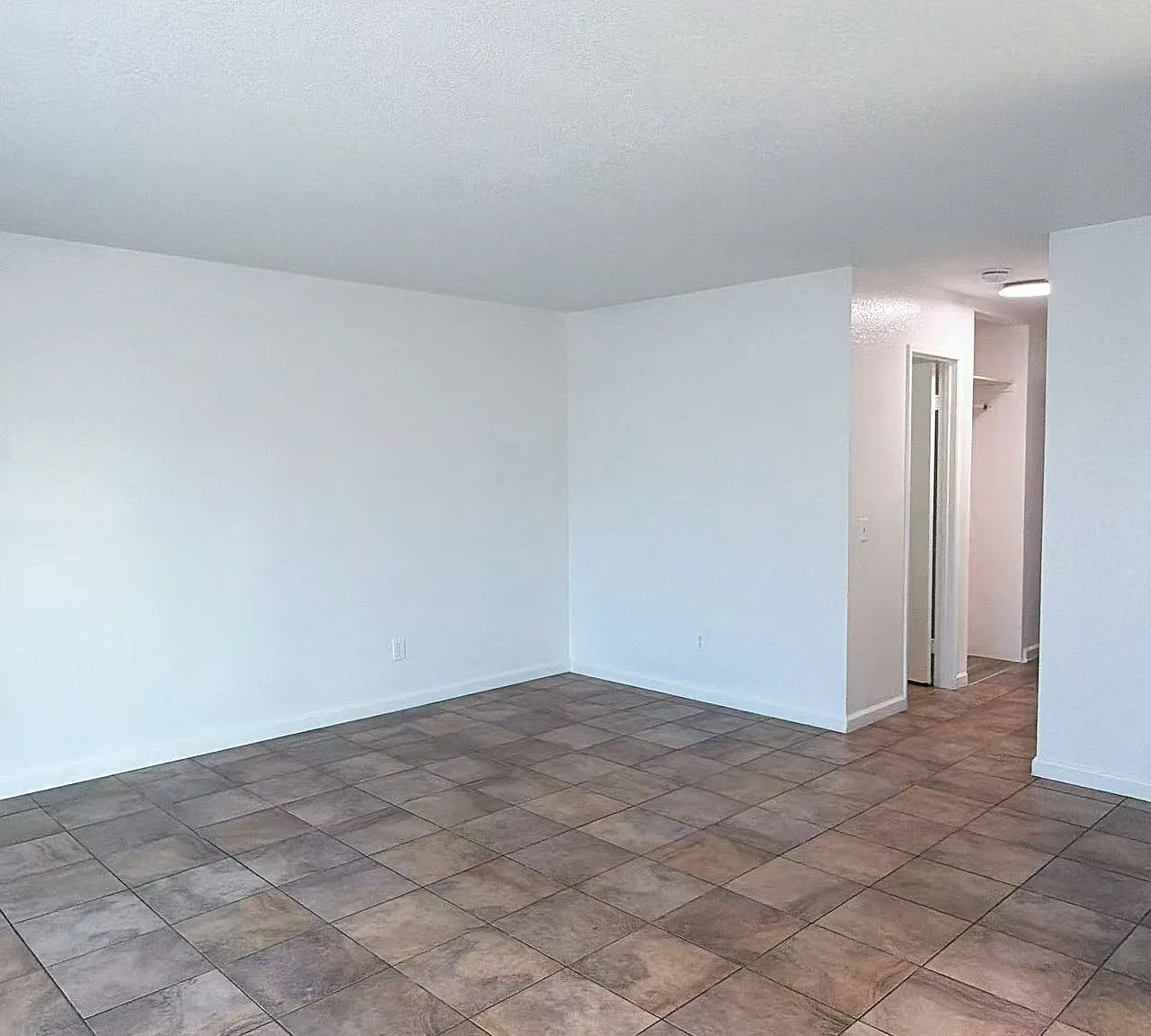 2 bed, 900 sqft, $2,150 — Photo 2