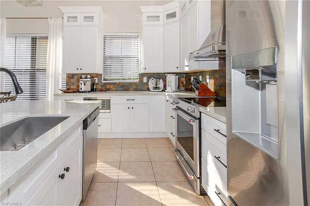 5104 Salerno Street - Maple... — Photo 4