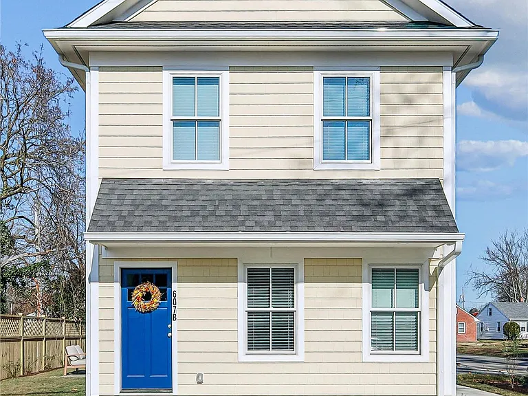 Custom Cottage Twin Sister House