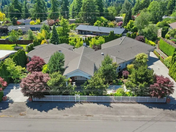 18737 63rd Avenue NE, Kenmore, WA 98028