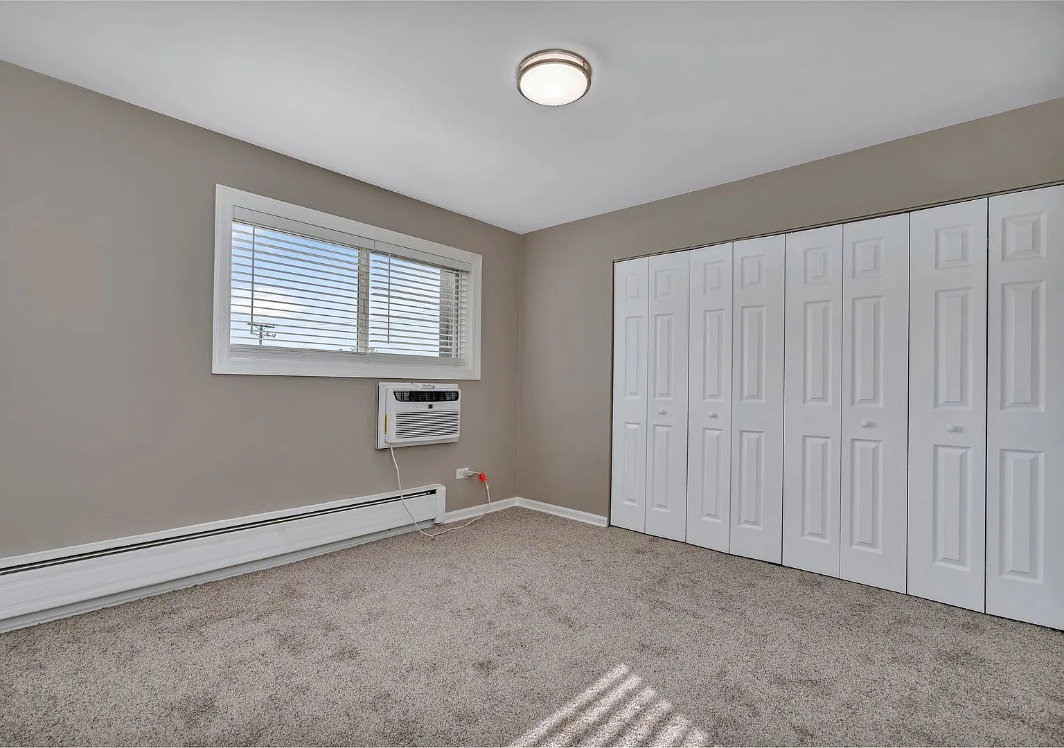 Parkside Apartments — Photo 3