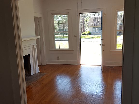 5th image of 648 E College Ave #1