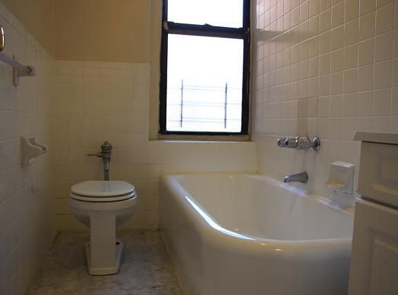 4th image of 10 Midwood St APT 5K
