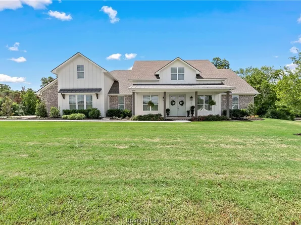 7888 Stiteler Dr, Bryan, TX 77808