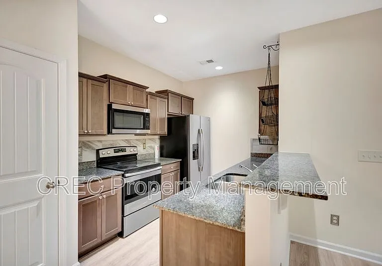 140 Buchanan Cir — Photo 11