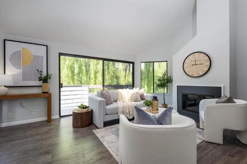 1 bed, 2.0 bath, 1150 sqft, $3,050 — Photo 3
