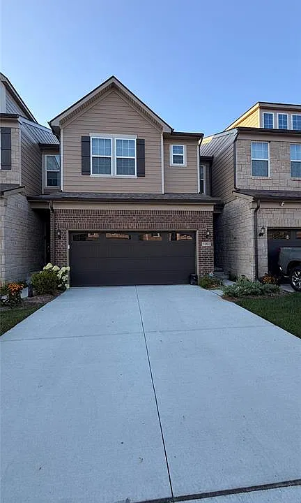 1360 Addison Cir