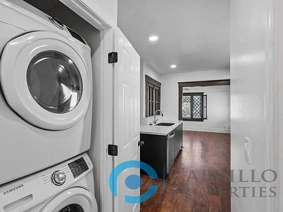 5th image of 2205-9 Broadway